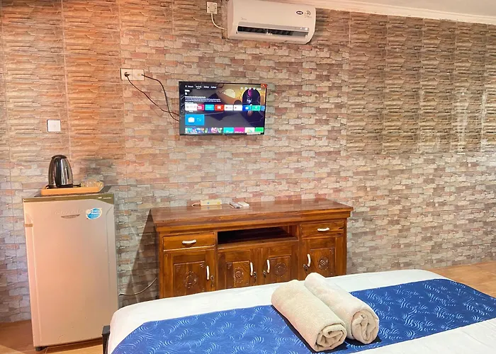 Abi Hotel4 - 1 Minute To The And 1 Second To The Mall *