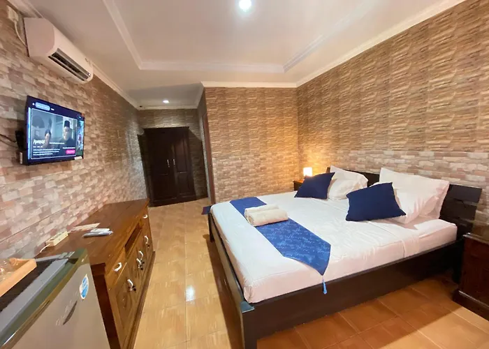 Abi Hotel4 - 1 Minute To The And 1 Second To The Mall Hotel *